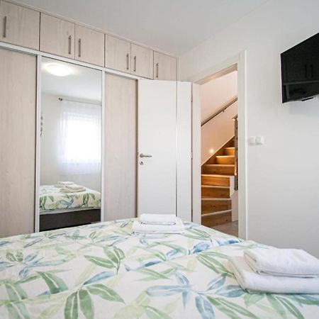 Luxury Apartment With Swimming Pool Ana トロギール エクステリア 写真
