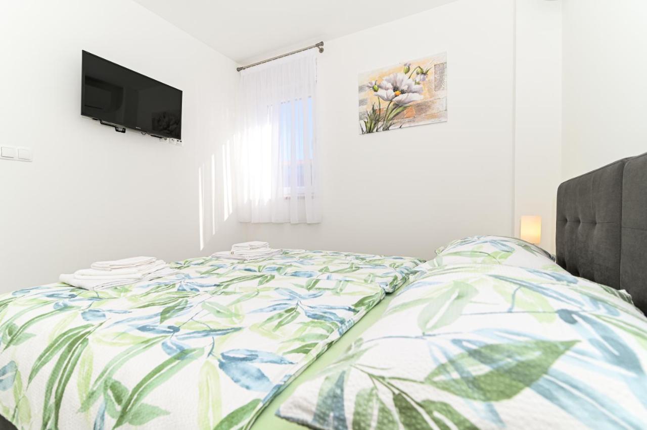 Luxury Apartment With Swimming Pool Ana トロギール エクステリア 写真