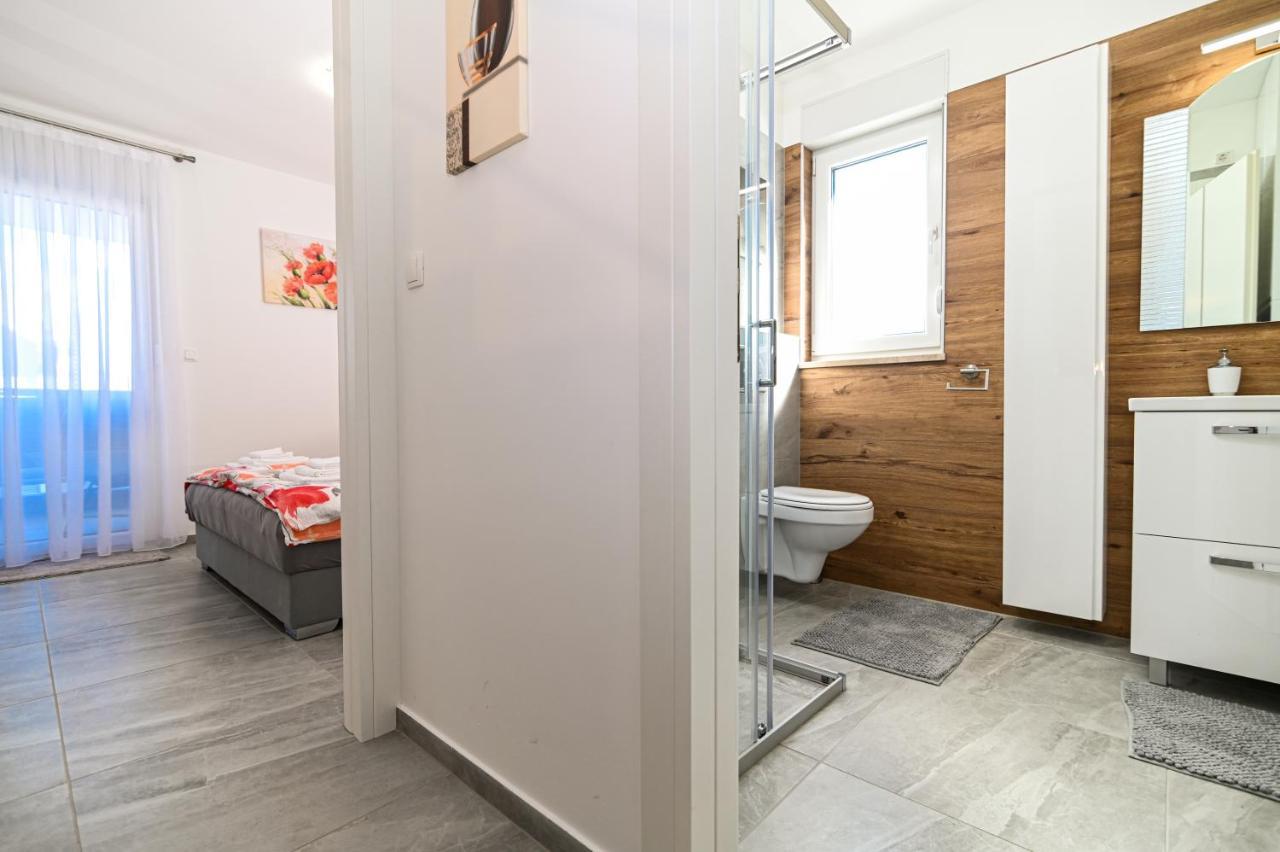 Luxury Apartment With Swimming Pool Ana トロギール エクステリア 写真
