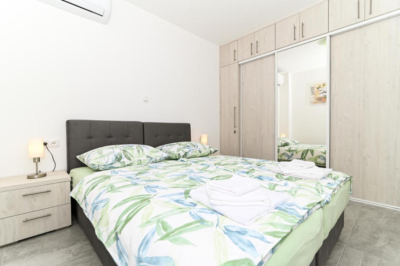 Luxury Apartment With Swimming Pool Ana トロギール エクステリア 写真