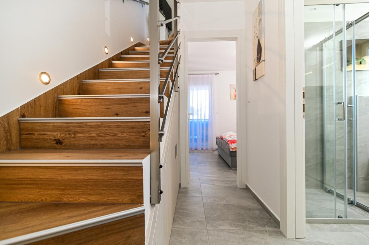 Luxury Apartment With Swimming Pool Ana トロギール エクステリア 写真