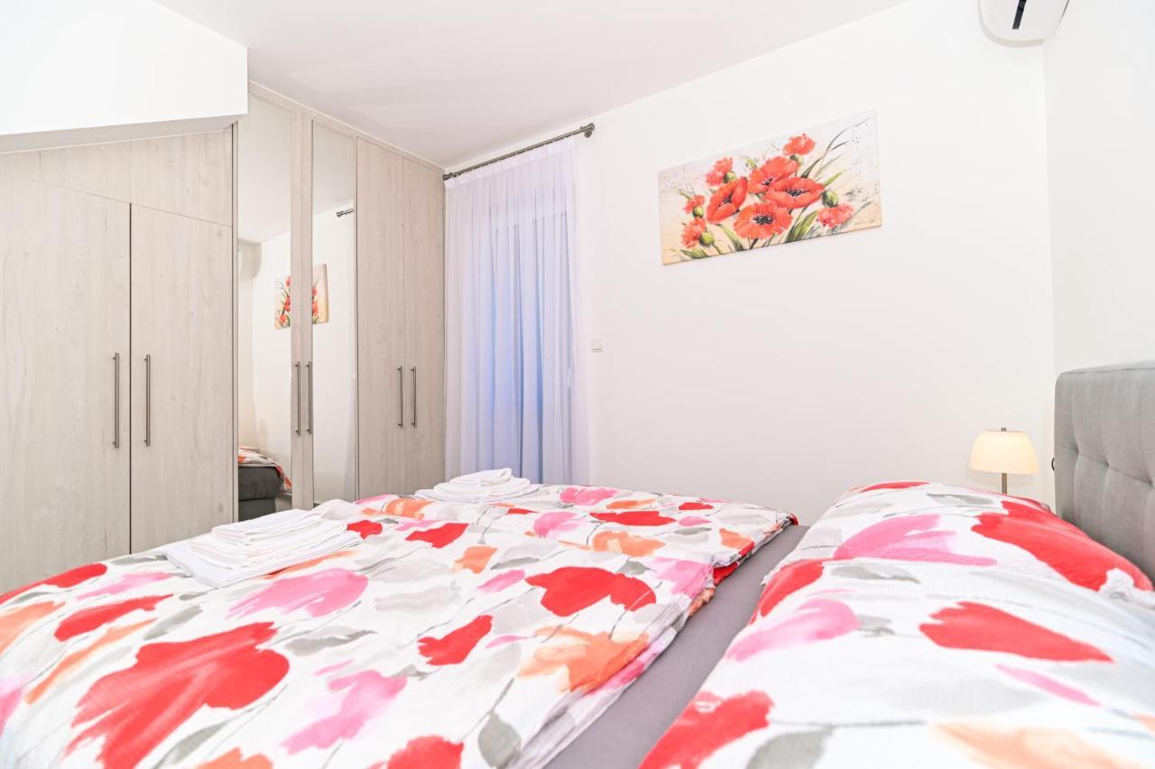 Luxury Apartment With Swimming Pool Ana トロギール エクステリア 写真