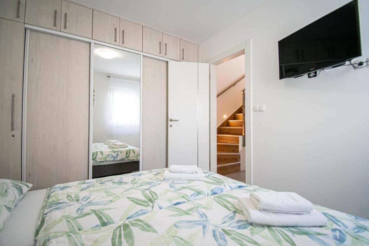 Luxury Apartment With Swimming Pool Ana トロギール エクステリア 写真